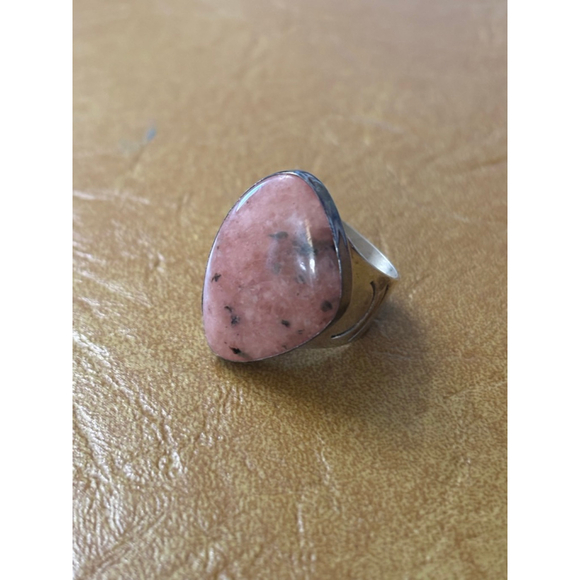 DR Sterling Silver Pink Stone Ring size 8.5